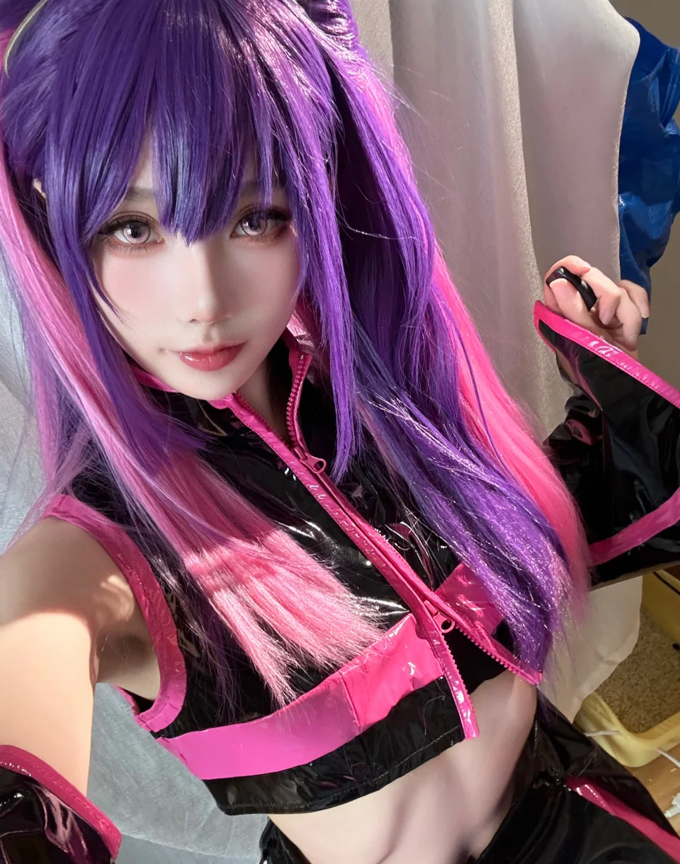 《2.5次元的诱惑》橘美花莉COS写真