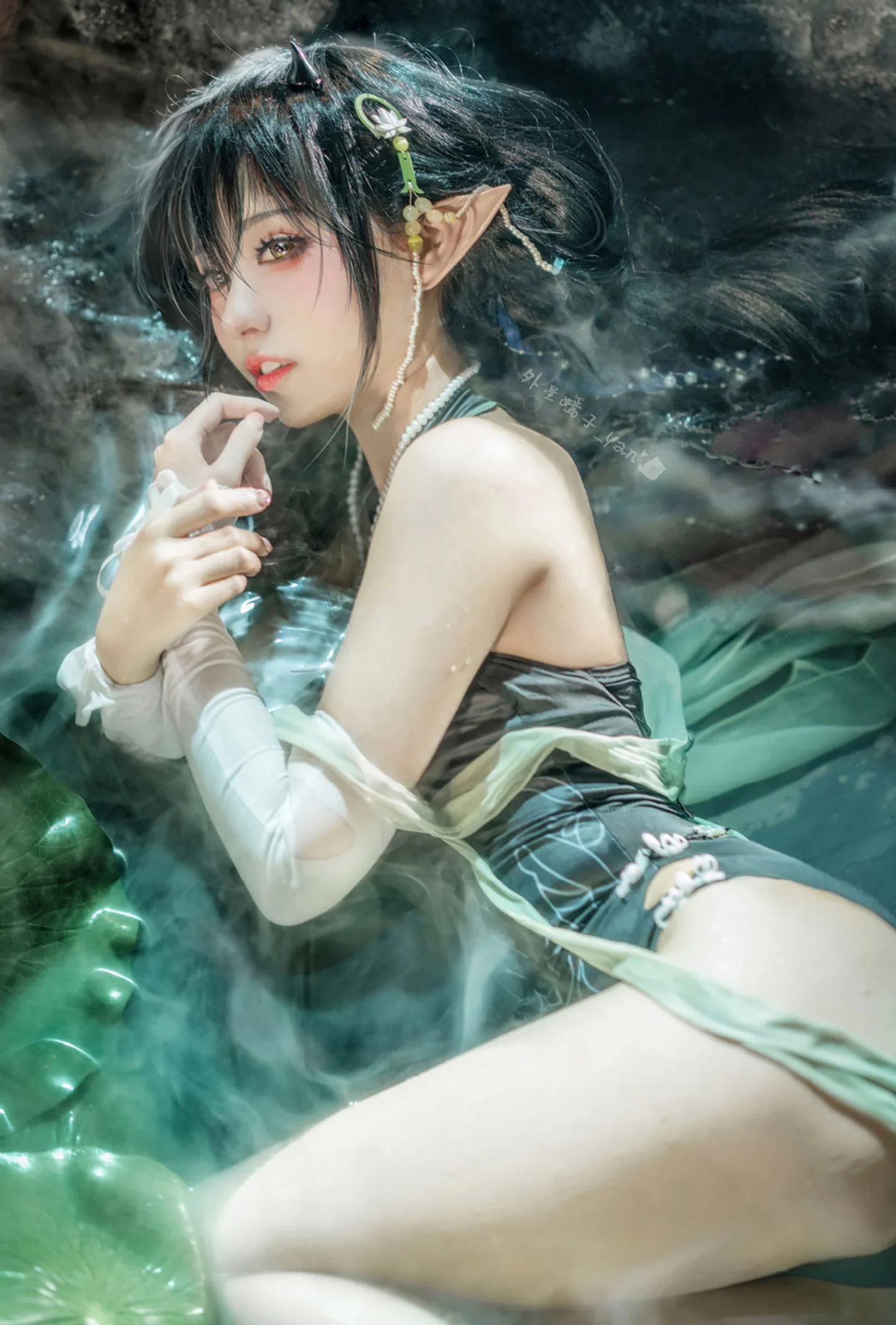 《明日方舟》夜半 夏卉COS写真