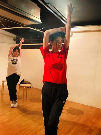矢口史靖挑战歌舞片 三吉彩花从500人试镜中脱颖而出｜高清图片集