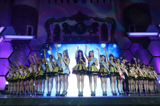 蜜蜂少女队首届人气排位赛尘埃落定，周芷祺逆转摘下女王蜂｜高清图片集