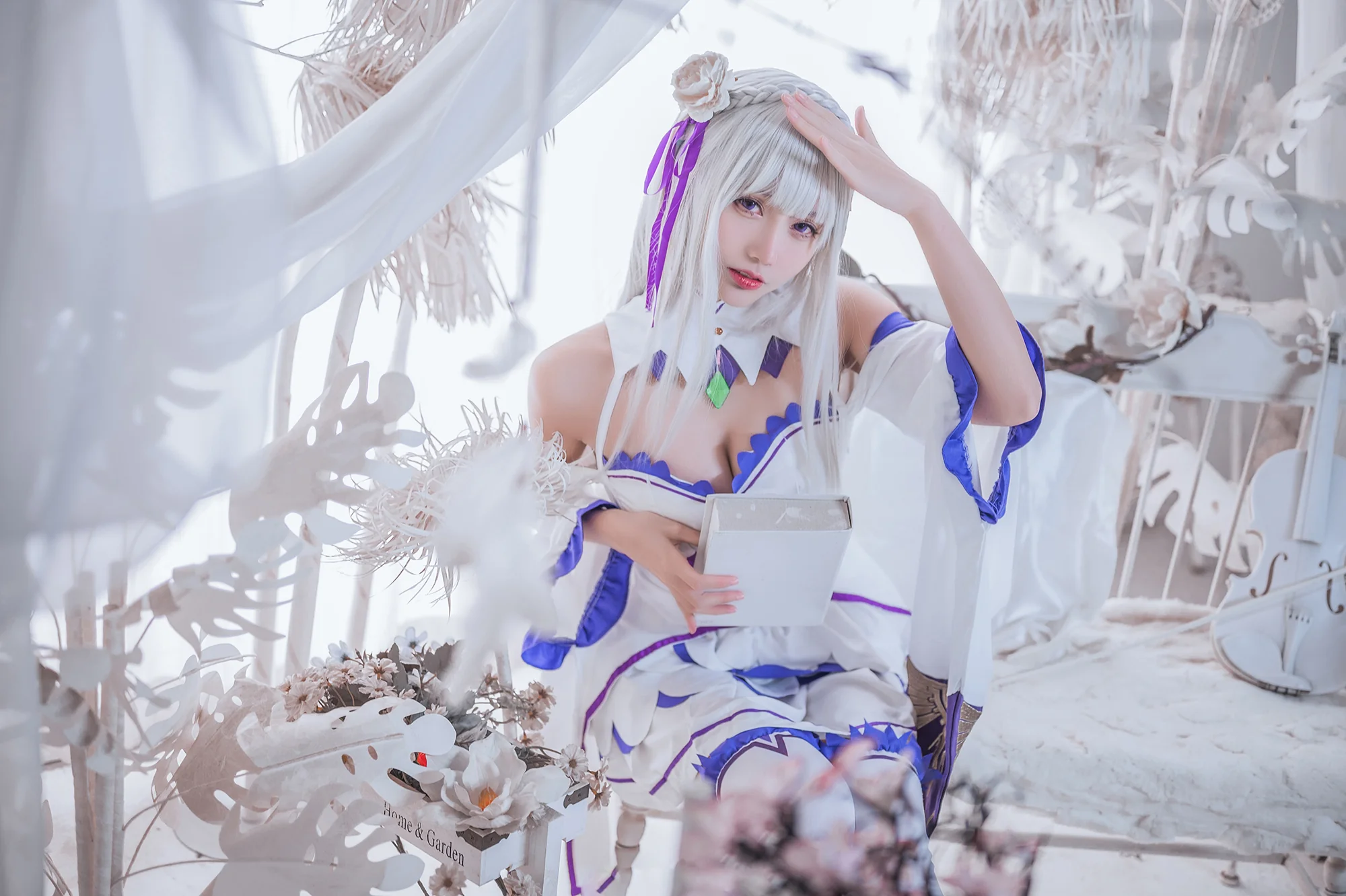 《Re：从零开始的异世界生活》爱蜜莉雅COS写真