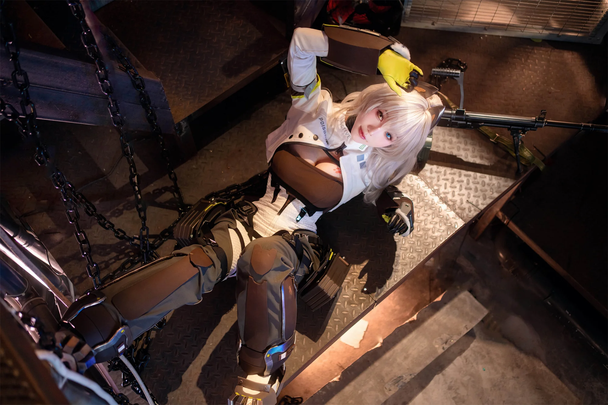 《少女前线2：追放》佩里缇亚COS写真