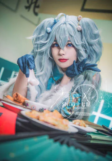 《少女前线：云图计划》芙洛伦COS写真