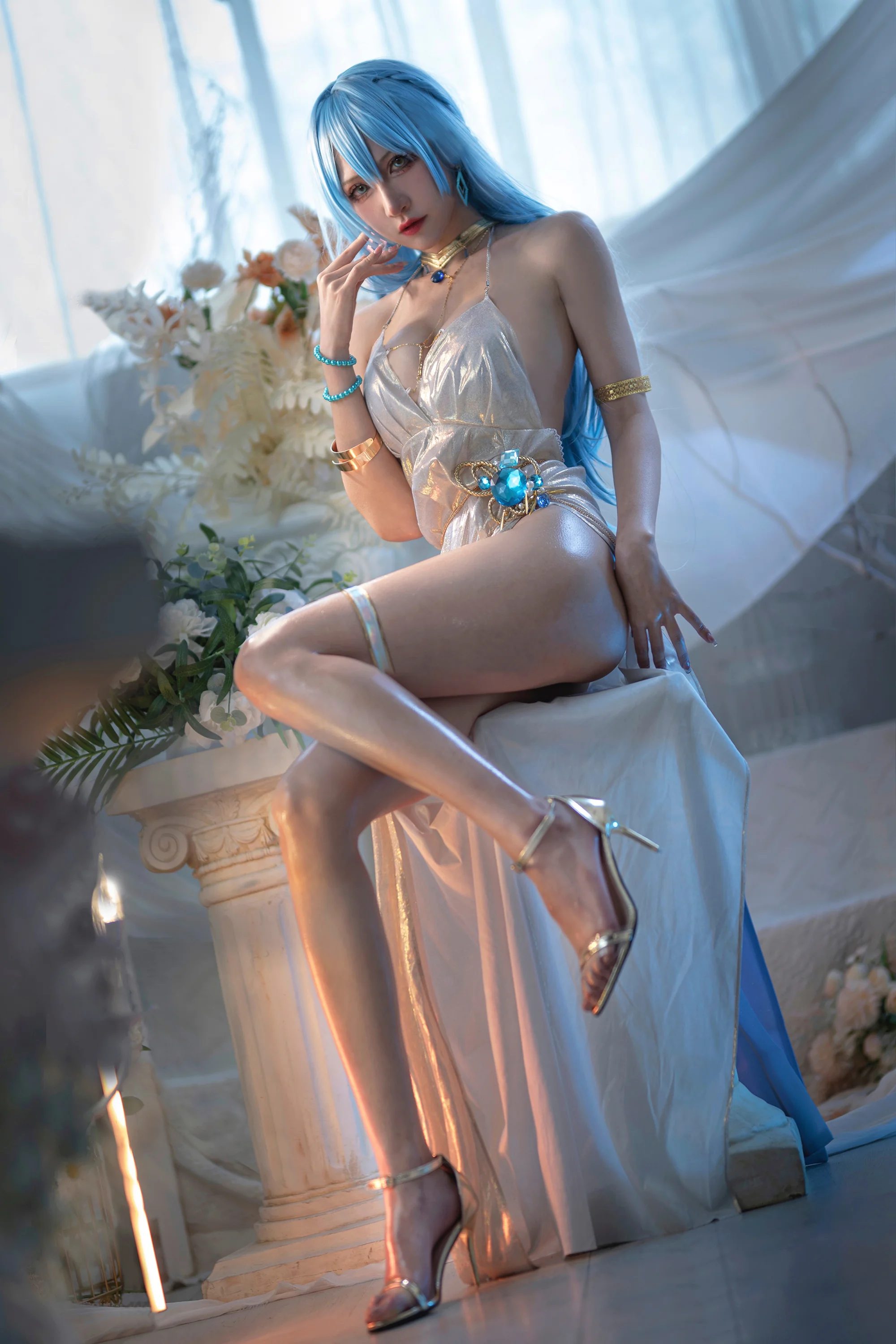 《nikke:胜利女神》海伦礼服COS写真