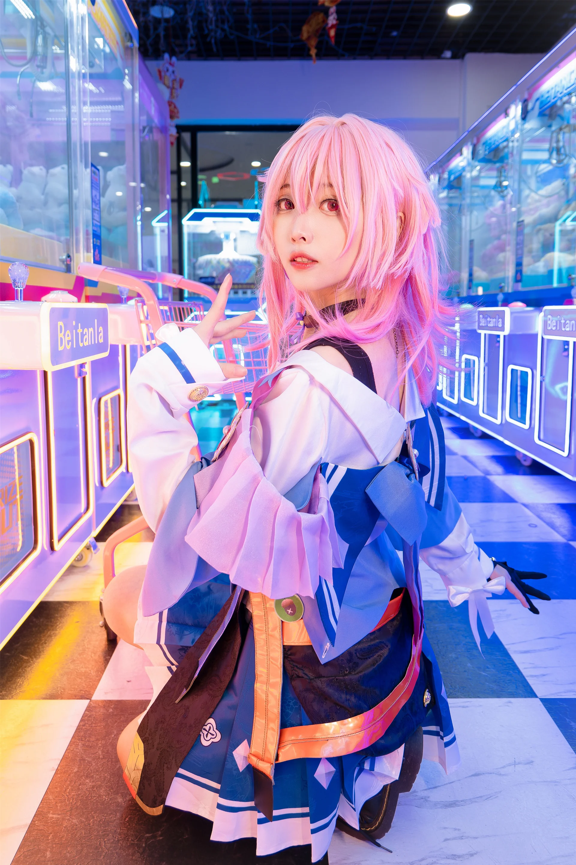 《崩坏：星穹铁道》三月七COS写真