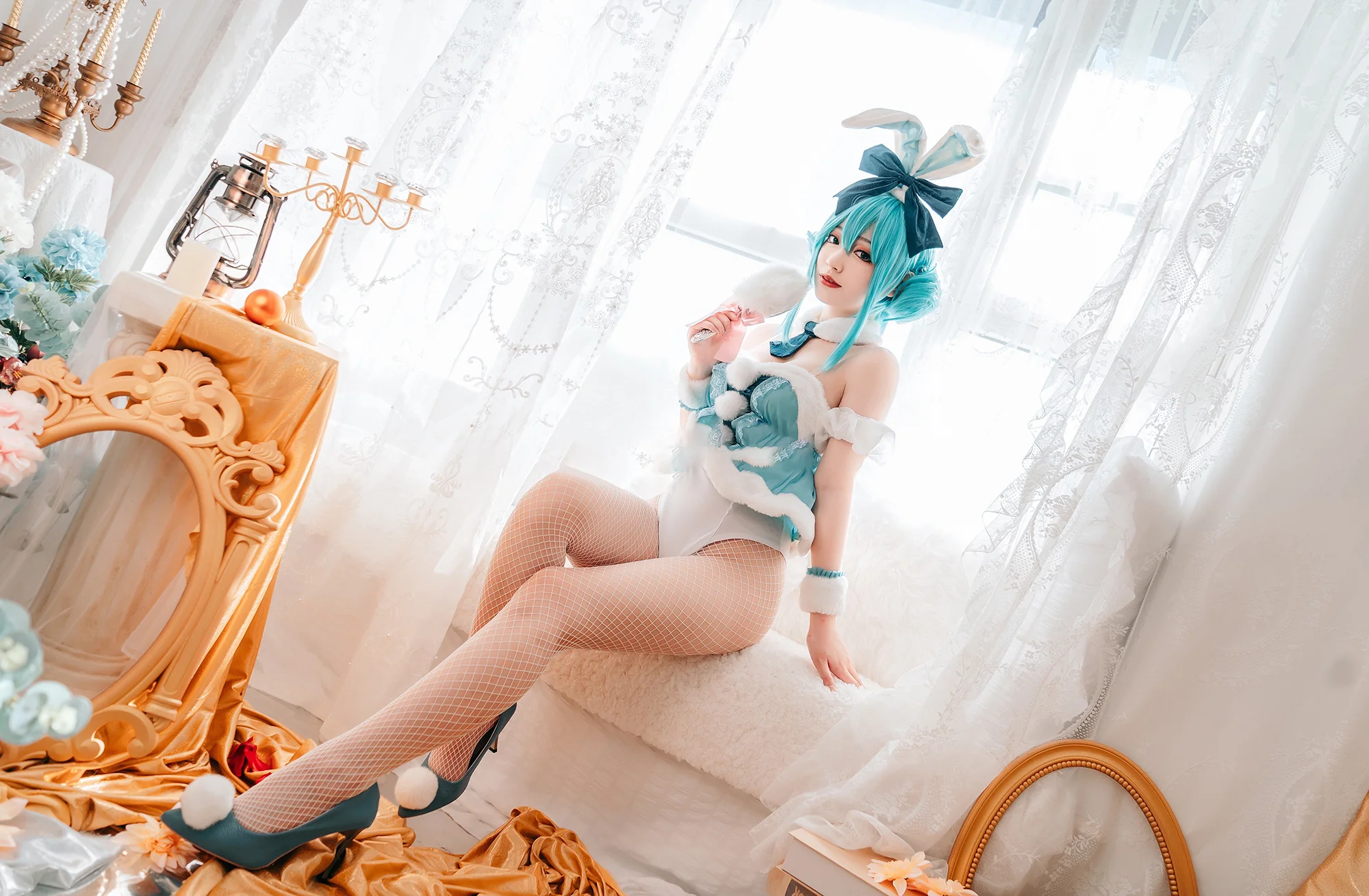 《初音未来》兔女郎COS写真