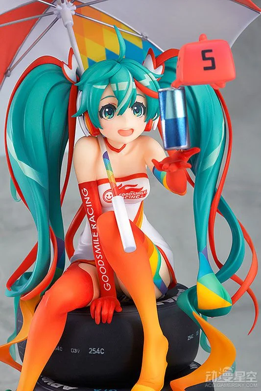 赛车初音2016新作手办公布 史上最“傻”婴儿肥｜高清图片集