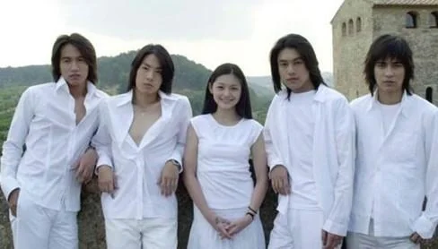 直击灵魂！浅析女性向作品中逆后宫题材的兴起与演变｜高清图片集