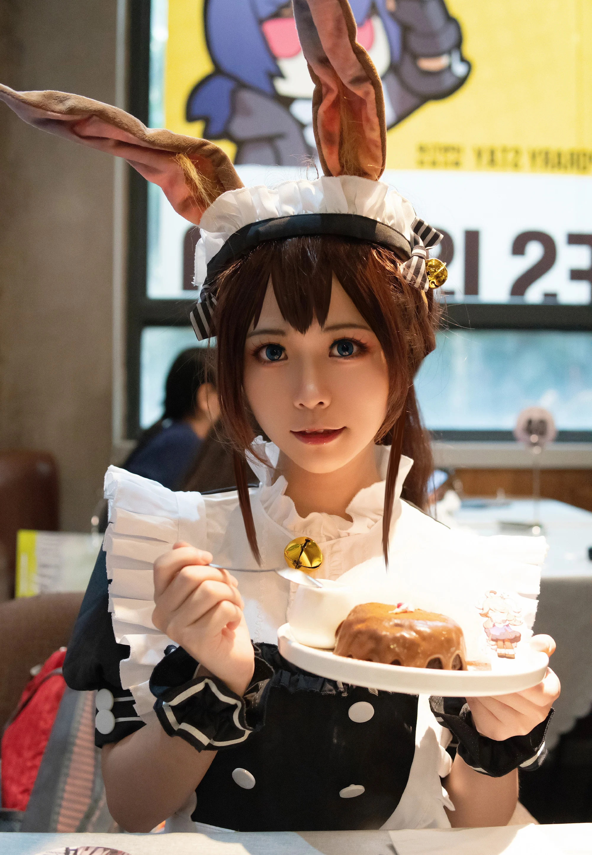 《明日方舟》 阿米娅 女仆COS写真