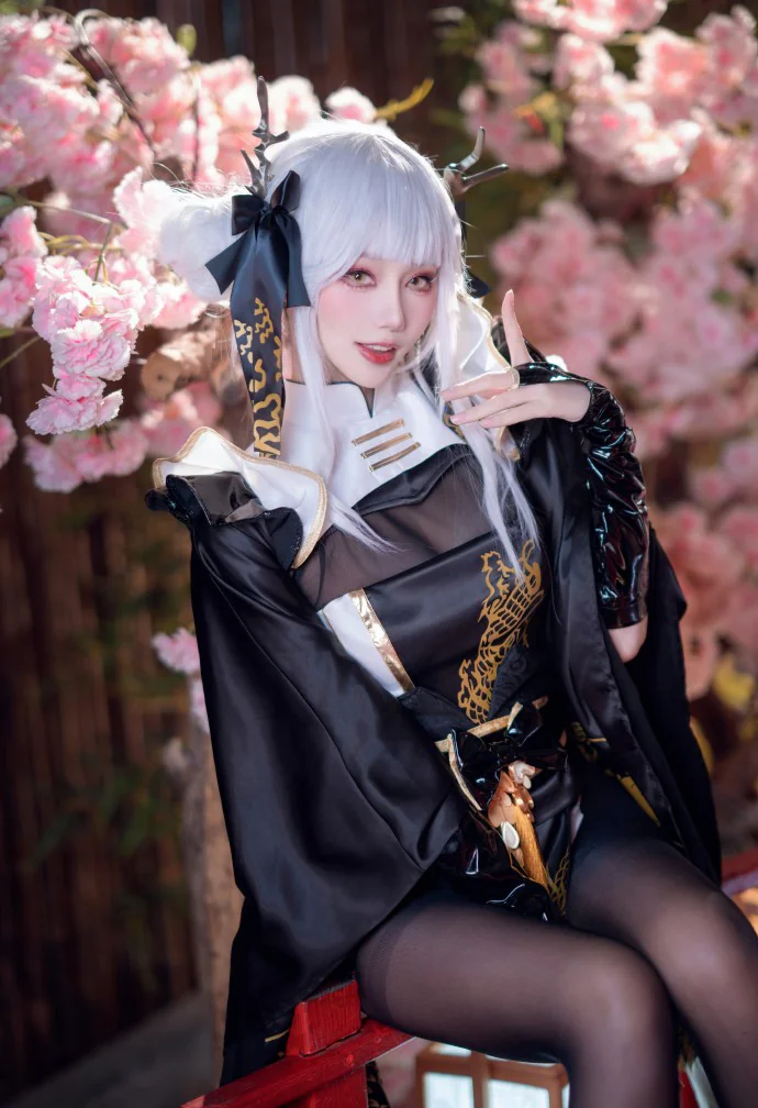 《nikke:胜利女神》白兔COS写真