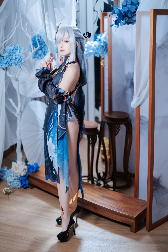 申鹤 海灯节『冷花幽露』COS写真