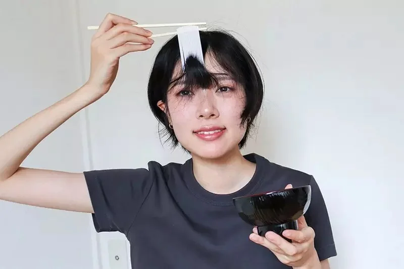 《素麵造型髮梳》解決你的瀏海之亂 怕被人誤會一直撥頭髮就靠這招掩蓋過去吧(笑)｜高清图片集