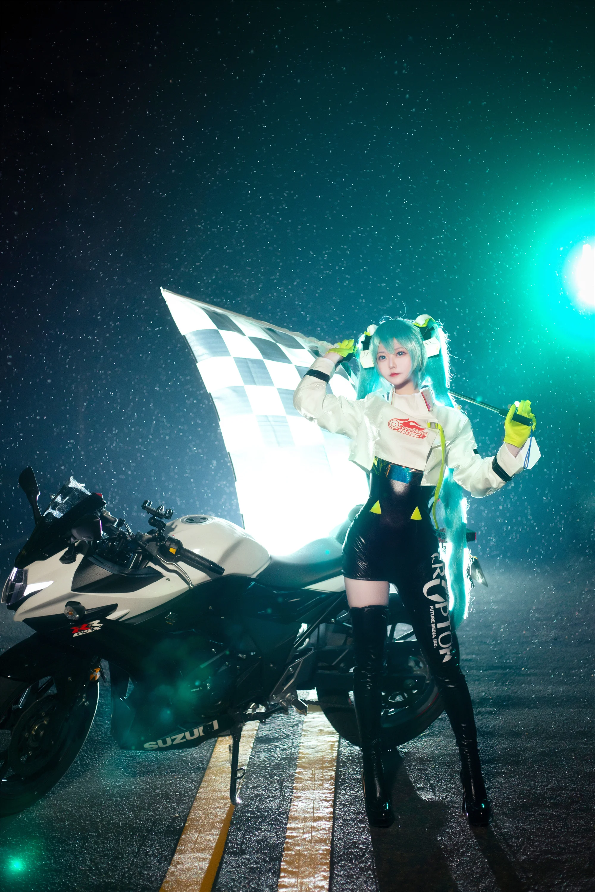初音未来 赛车服 COS写真