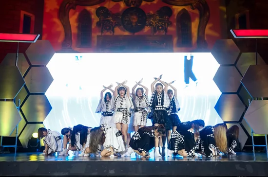 蜜蜂少女队首届人气排位赛尘埃落定，周芷祺逆转摘下女王蜂｜高清图片集