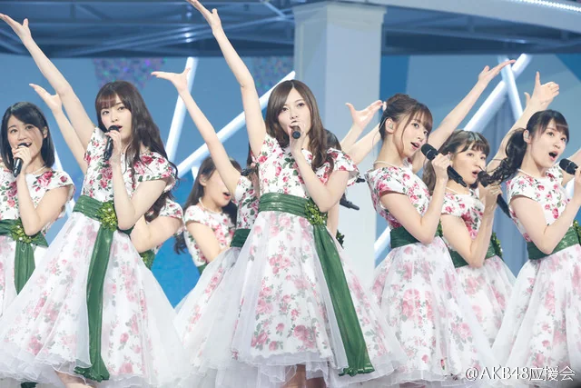 【乃木坂新闻】乃木坂昨日在武道馆开始了五夜连续圣诞LIVE｜高清图片集