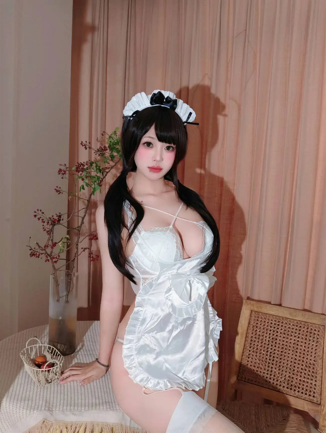 麻薯好吃 – 白蕾丝女仆｜高清图片集