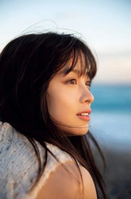 桥本环奈最新写真集「NATUREL」，明年2月3日20岁生日当天发售！