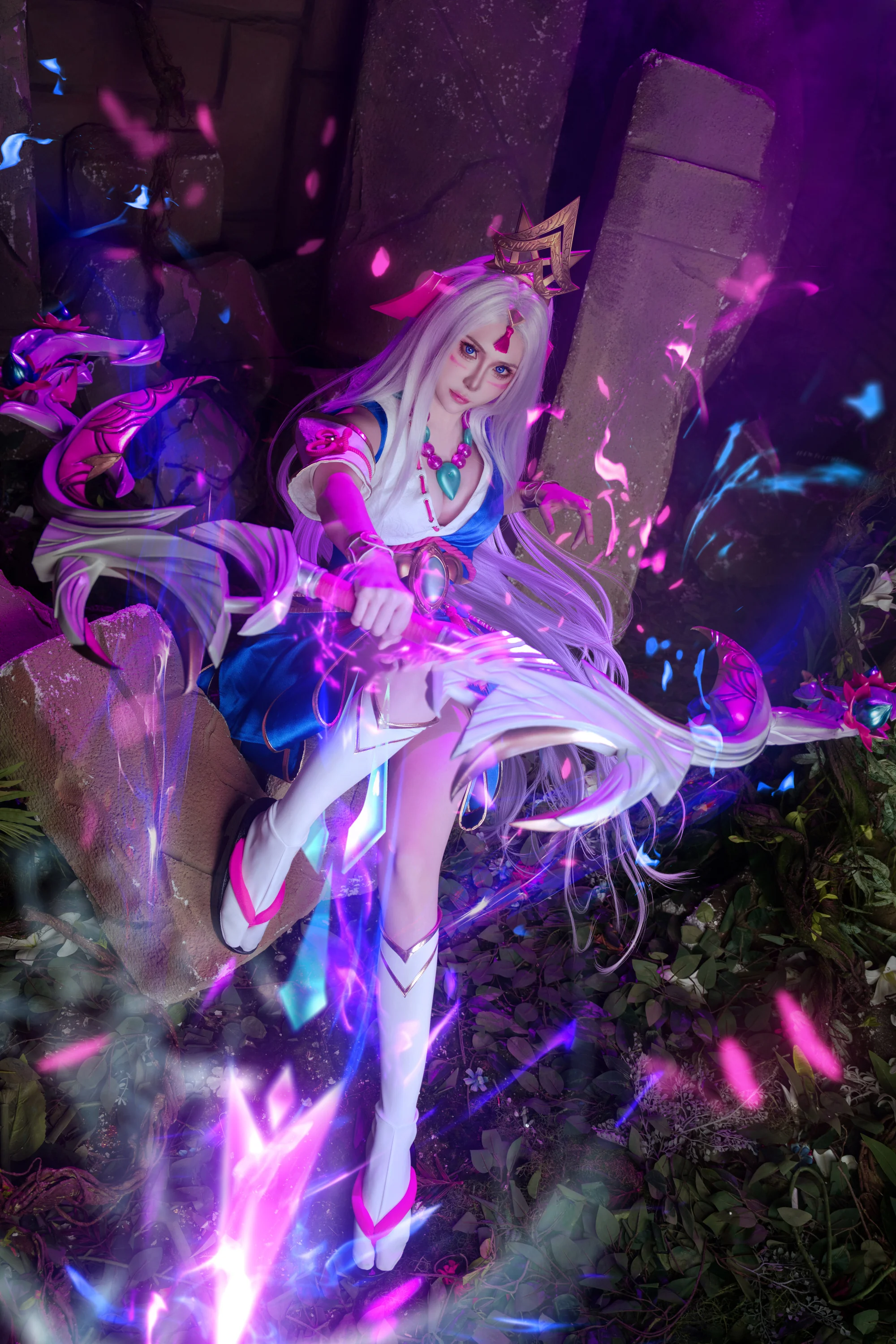 《英雄联盟》灵魂莲华·艾希COS写真