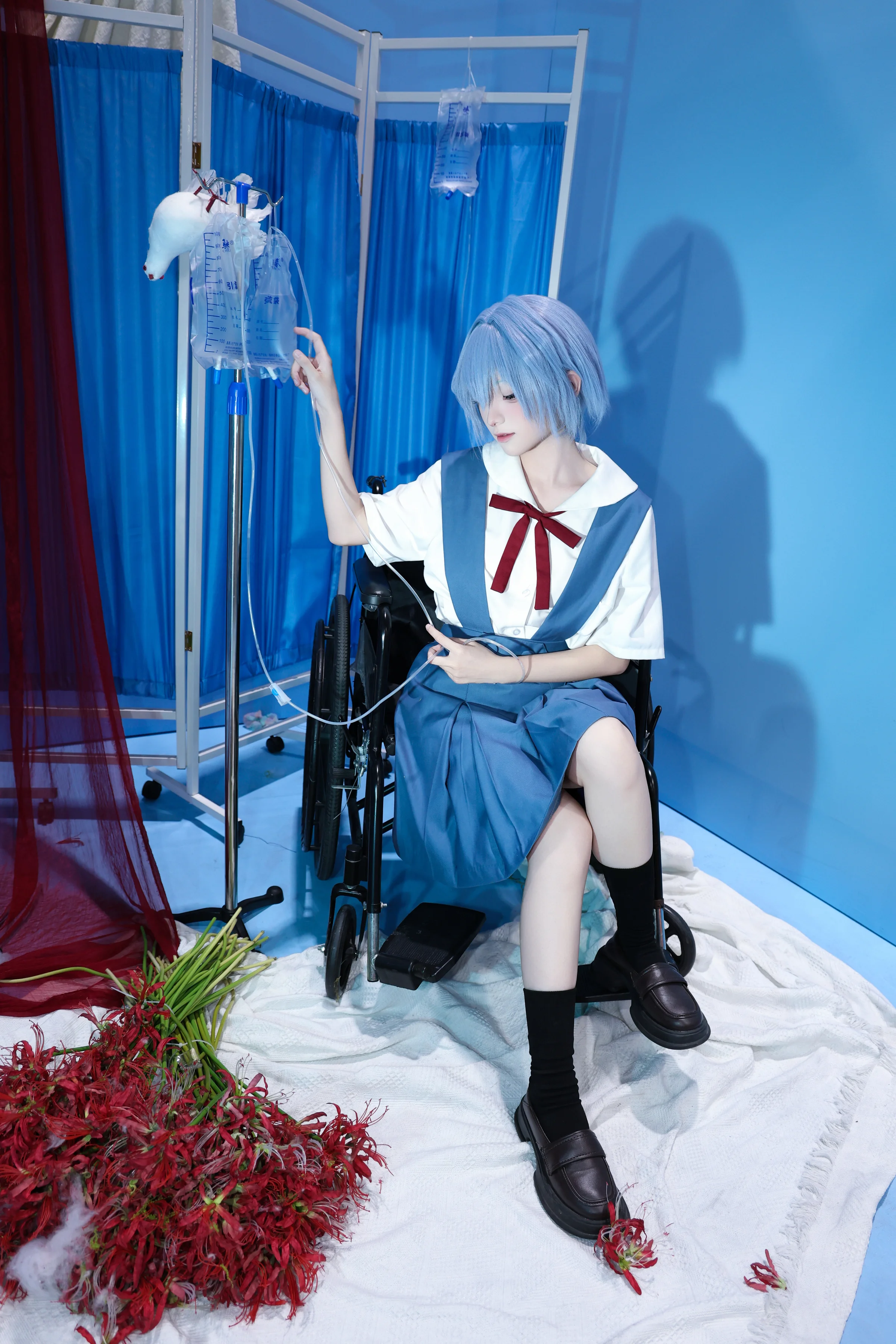 《新世纪福音战士》凌波丽COS写真