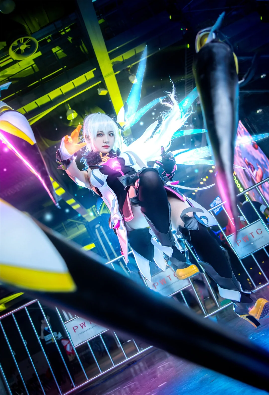 《崩坏3》 空之律者COS写真