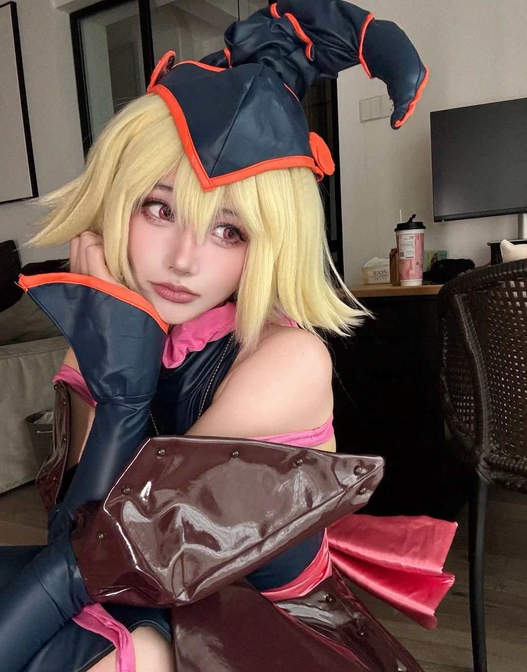 《游戏王》黑魔导女孩COS写真