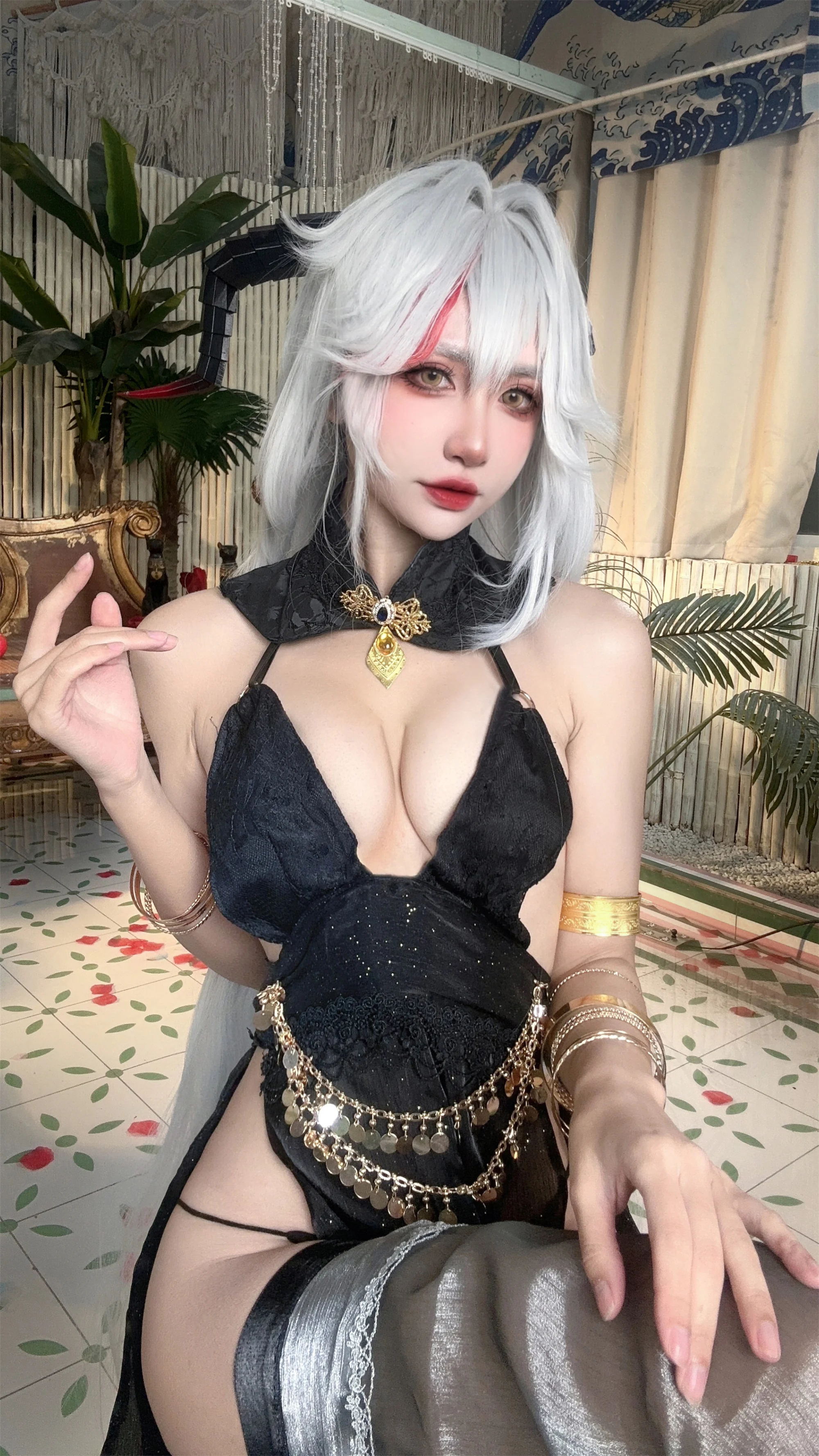 《碧蓝航线》埃吉尔 舞娘COS写真