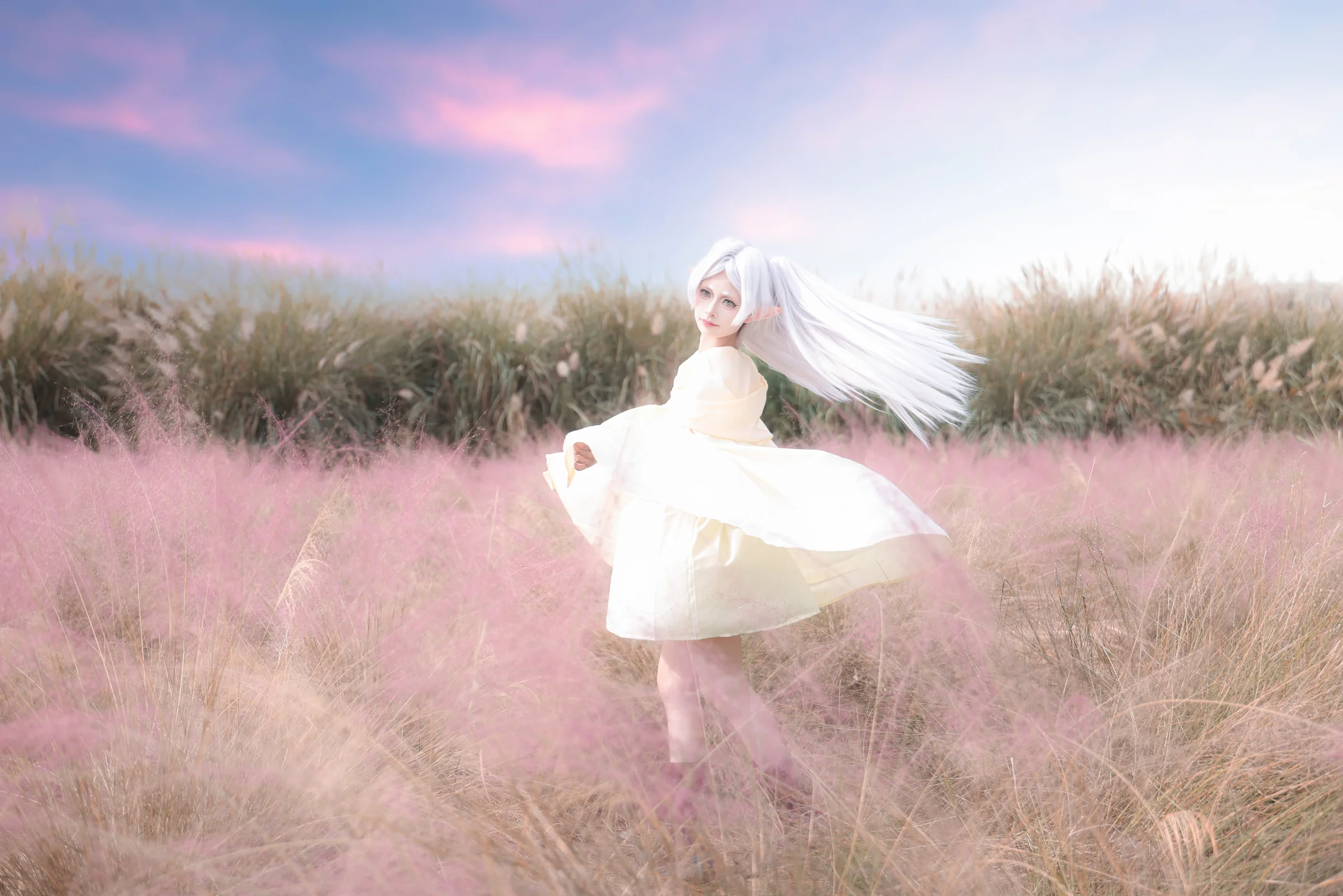《葬送的芙莉莲》芙莉莲COS写真