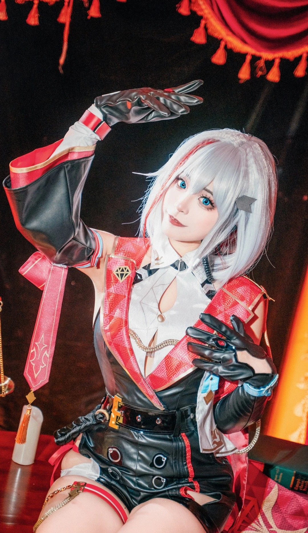 《崩坏：星穹铁道》托帕COS写真