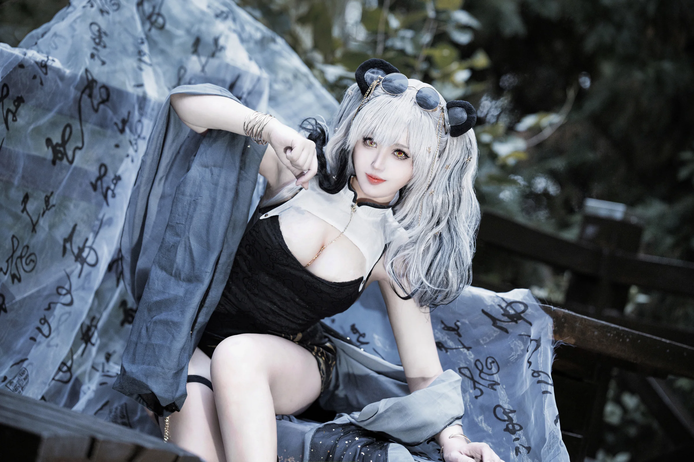 明日方舟 食铁兽 音律联觉 COS写真