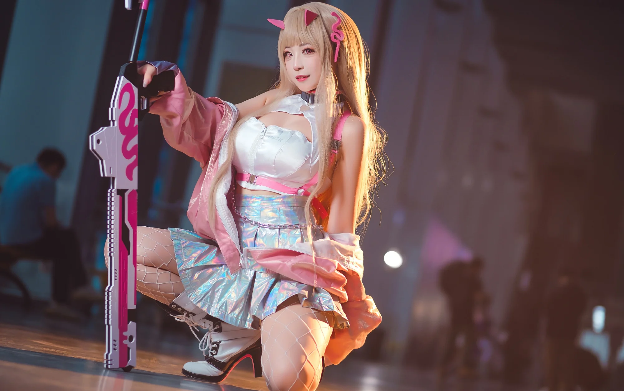 《胜利女神：妮姬》毒蛇COS写真