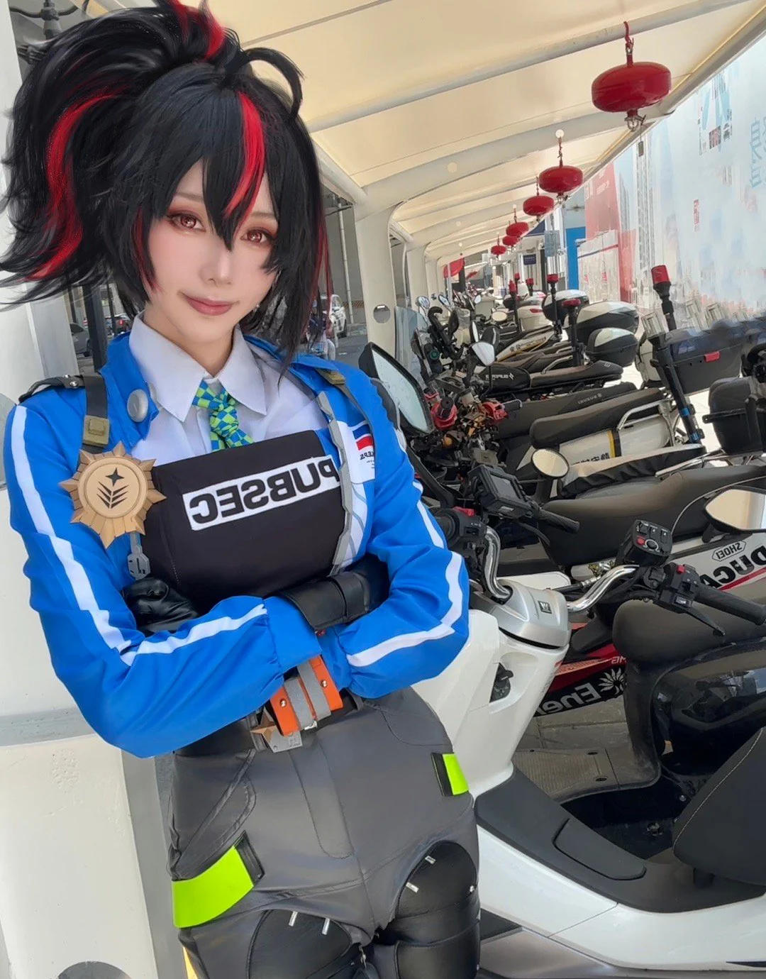 《绝区零》朱鸢COS写真