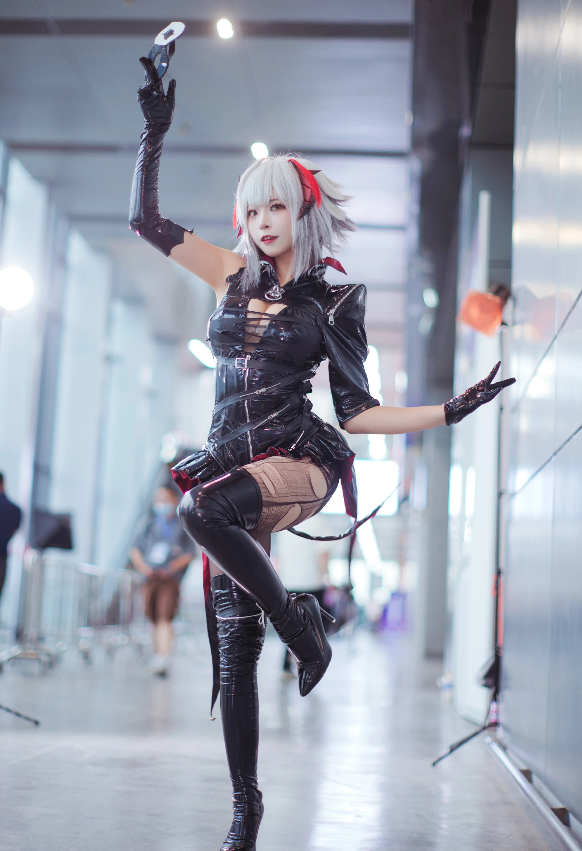 《明日方舟》 W 愚夜密函 COS写真