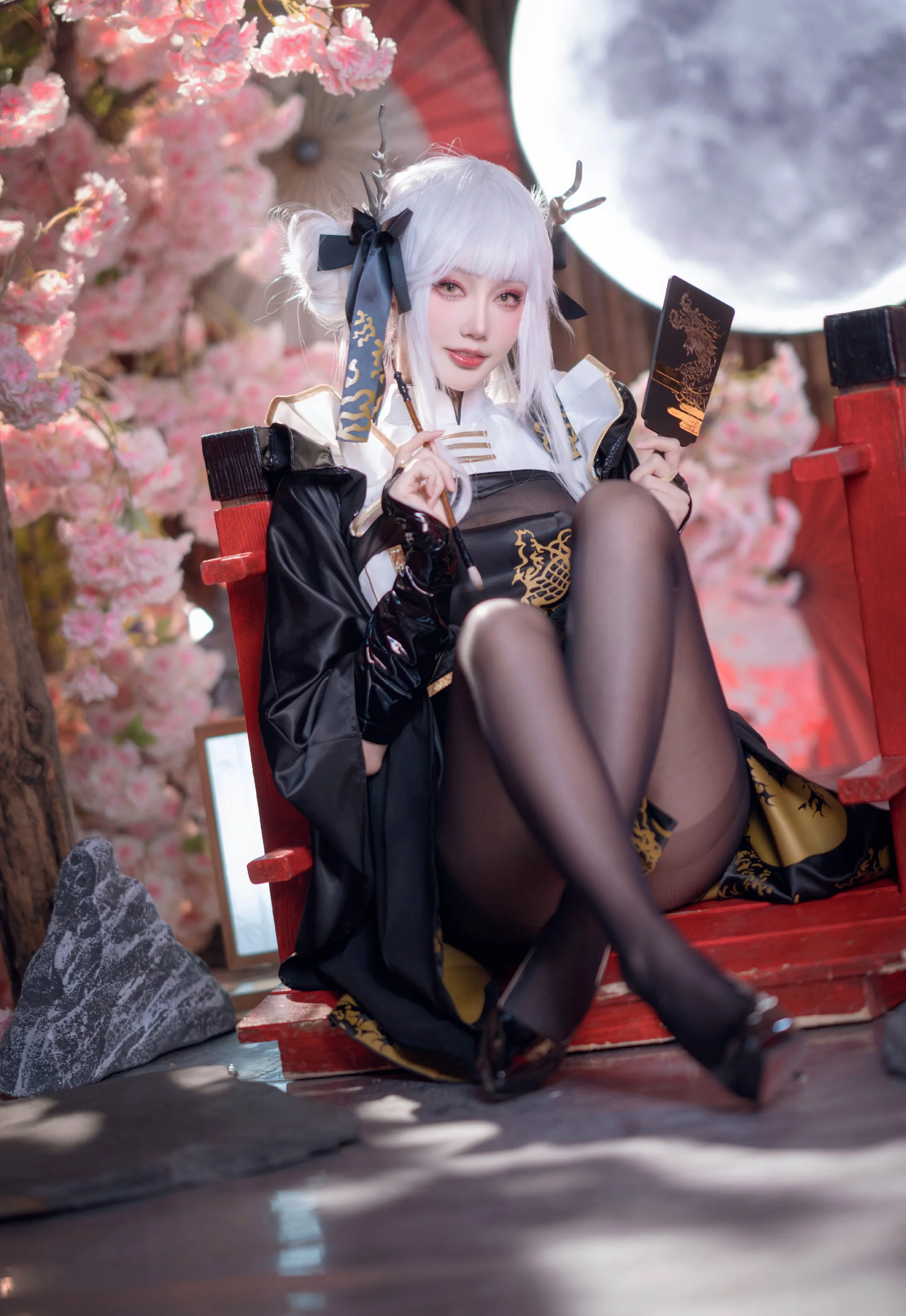 《nikke:胜利女神》白兔COS写真
