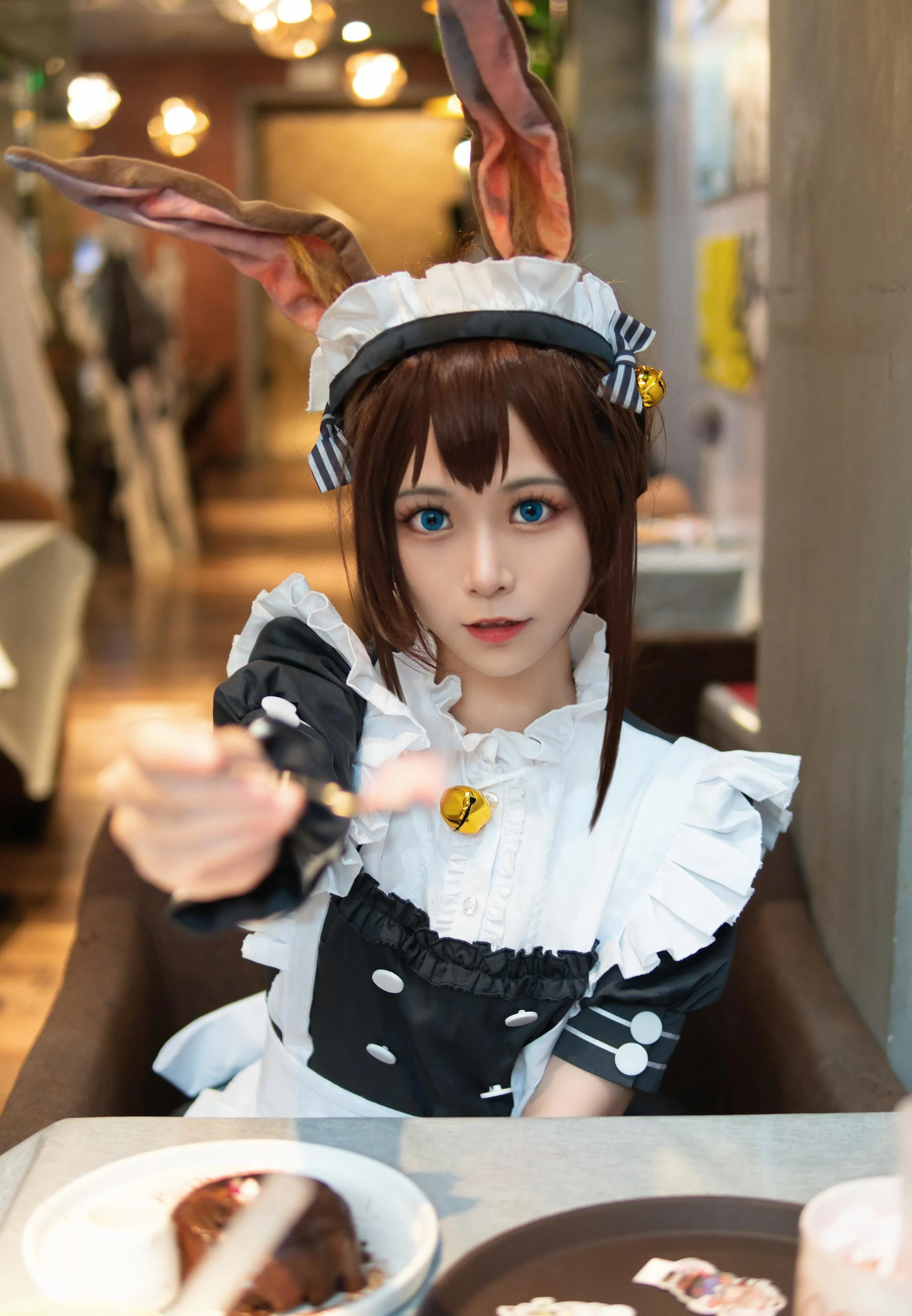 《明日方舟》 阿米娅 女仆COS写真