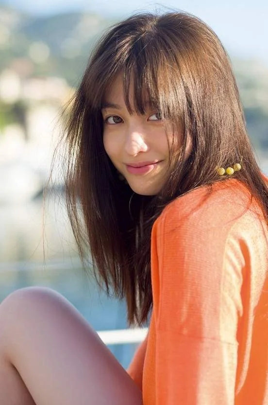 桥本环奈最新写真集「NATUREL」，明年2月3日20岁生日当天发售！