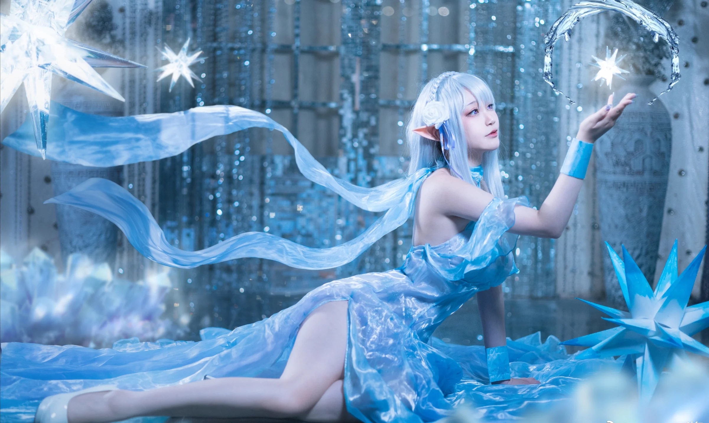 《从零开始的异世界生活》—爱蜜莉亚冰晶礼服COS写真