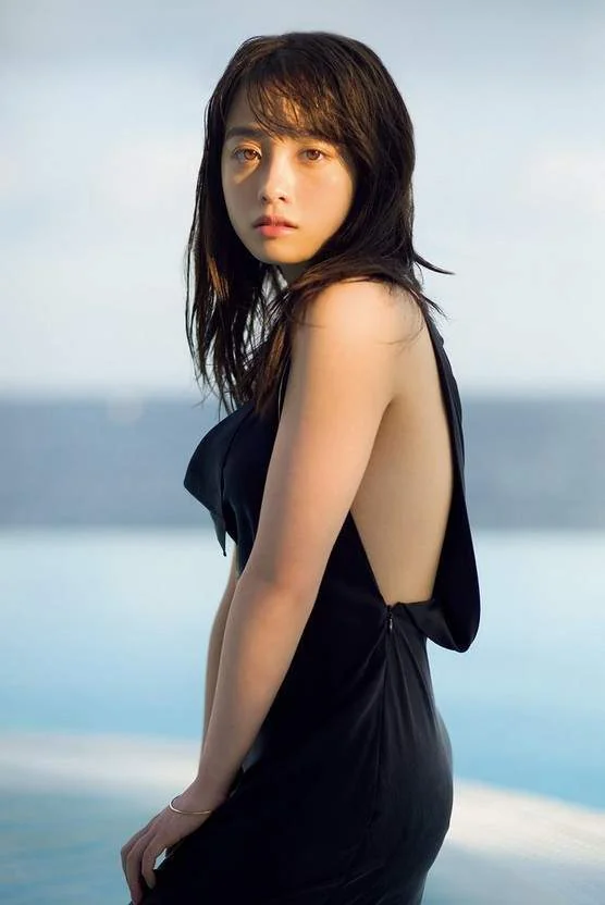 桥本环奈最新写真集「NATUREL」，明年2月3日20岁生日当天发售！
