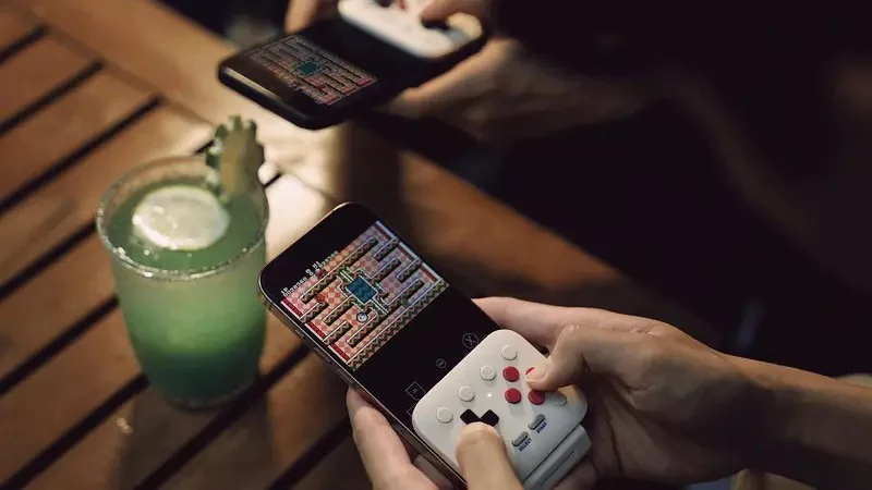 《8BitDo FlipPad G Classic Edition》隨插即用可以瞬間將手機變成一台復古掌機把玩｜高清图片集