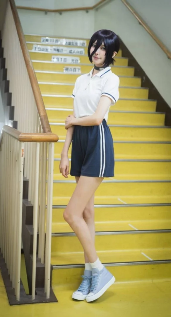 日本小姐姐COS写真《电锯人》蕾塞：身材比例完美！