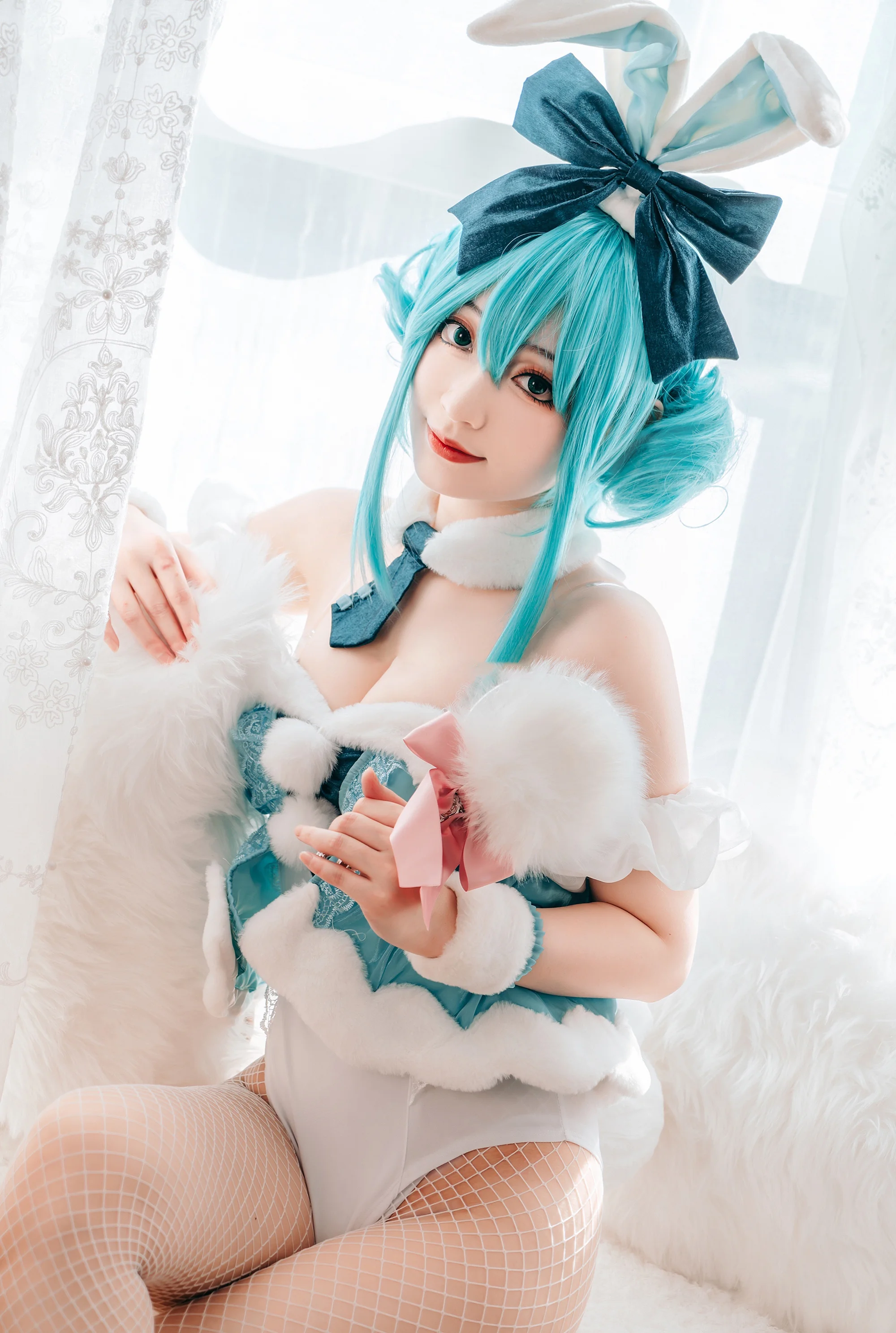 《初音未来》兔女郎COS写真