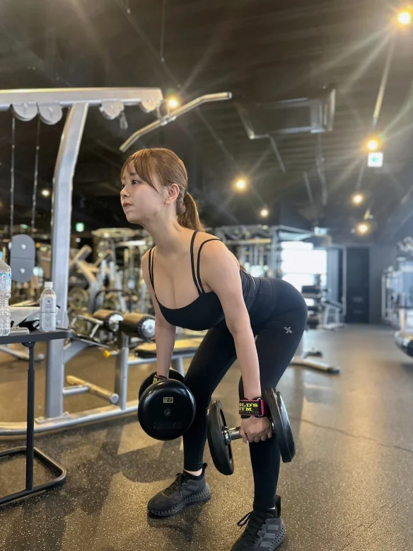 业内第一萝莉音翘臀？人气声优井口裕香自信晒蜜桃臀｜高清图片集