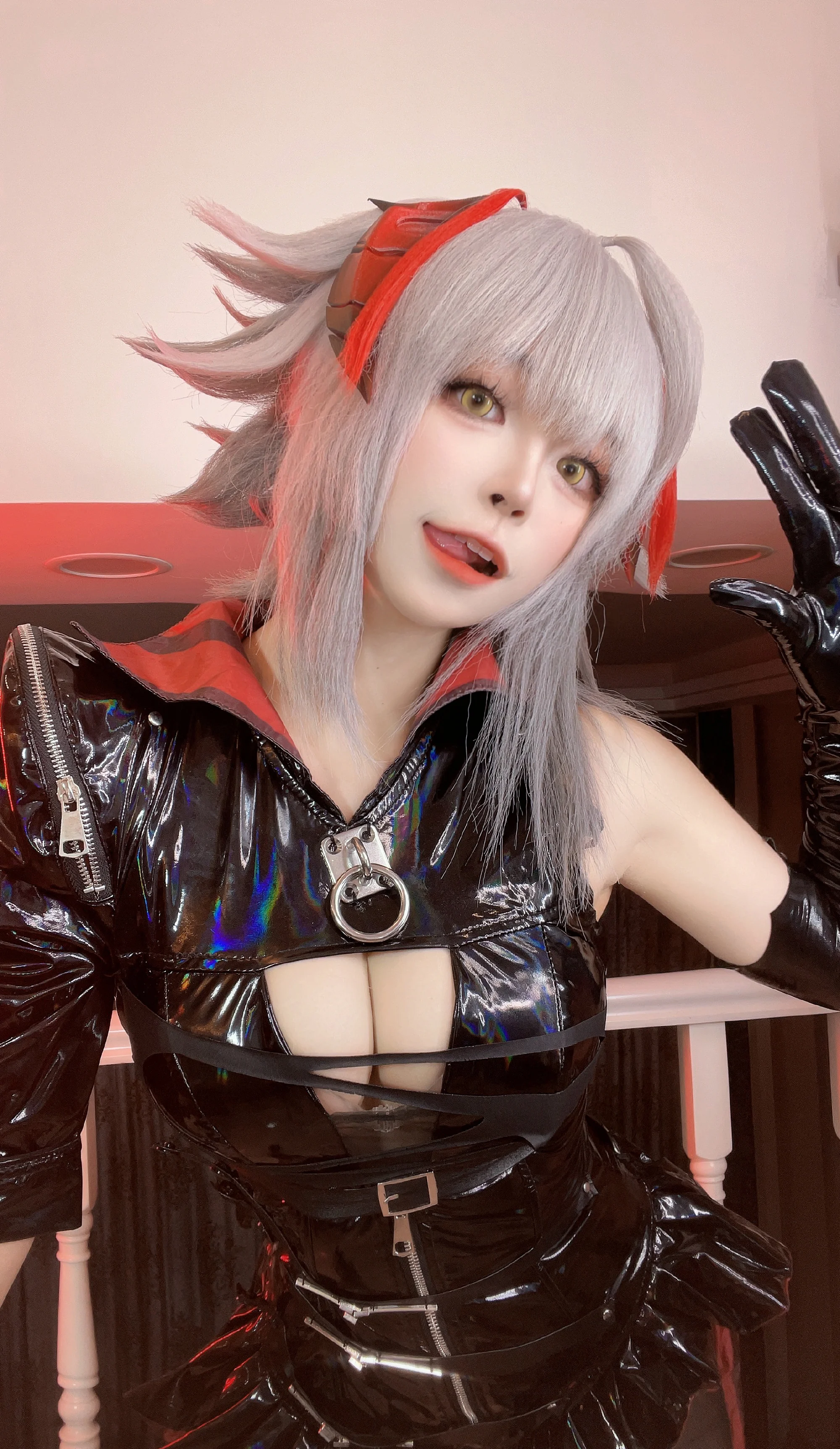 《明日方舟》音律联觉-愚夜密函COS写真
