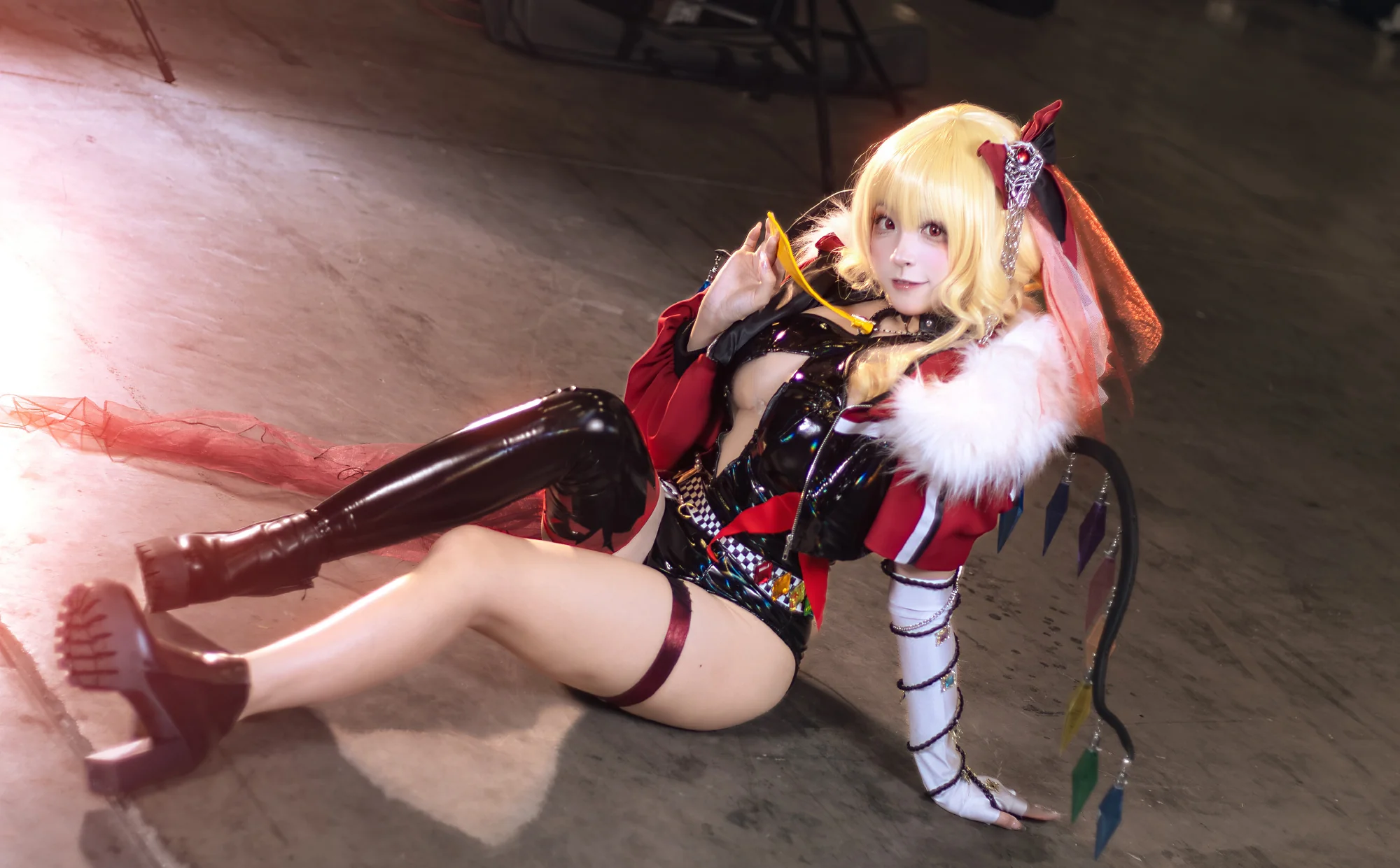《东方project》芙兰朵露·斯卡雷特COS写真