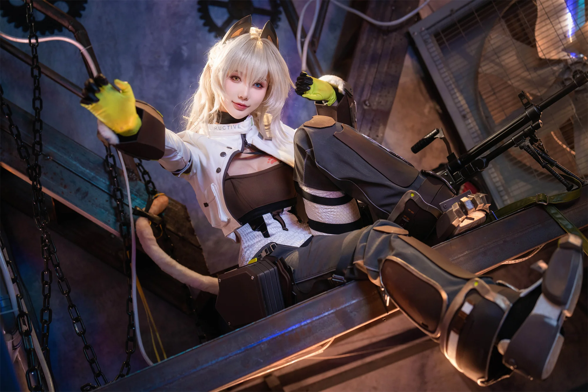 《少女前线2：追放》佩里缇亚COS写真