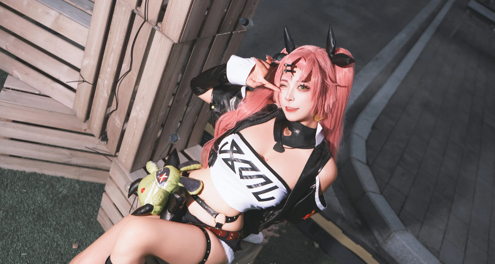 《绝区零》妮可COS写真