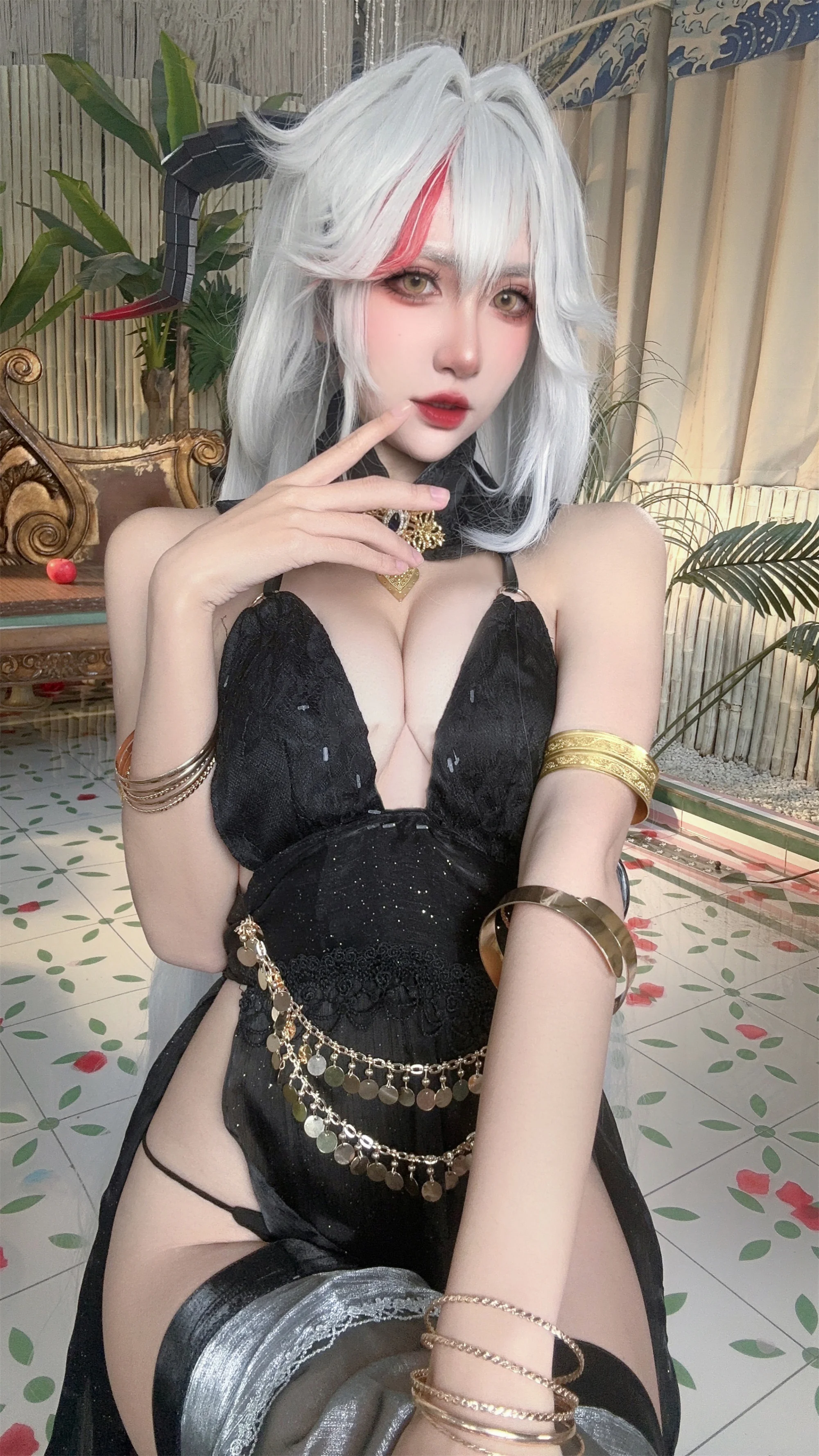 《碧蓝航线》埃吉尔 舞娘COS写真