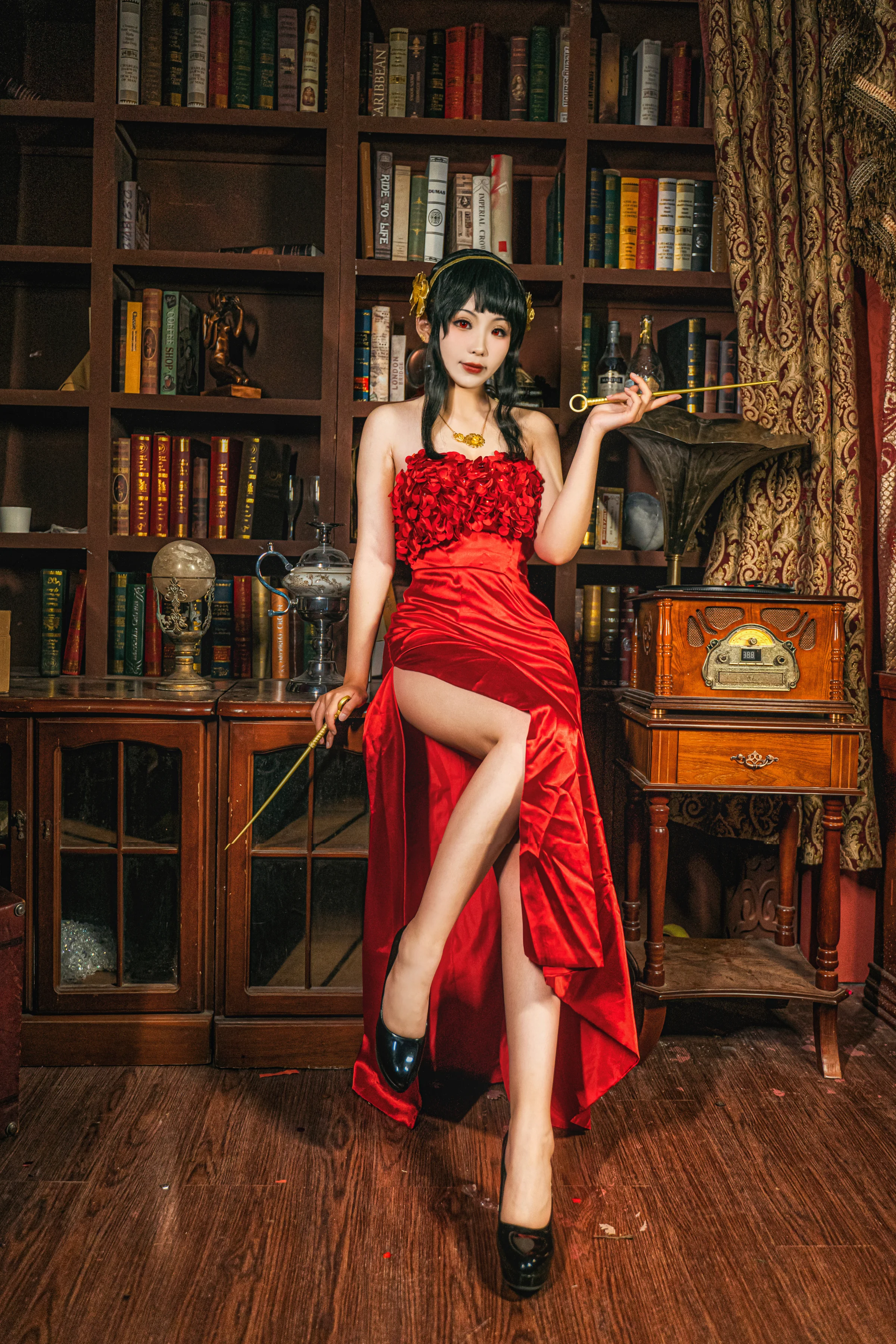 《间谍过家家》约尔音乐会礼服｜高清图片集