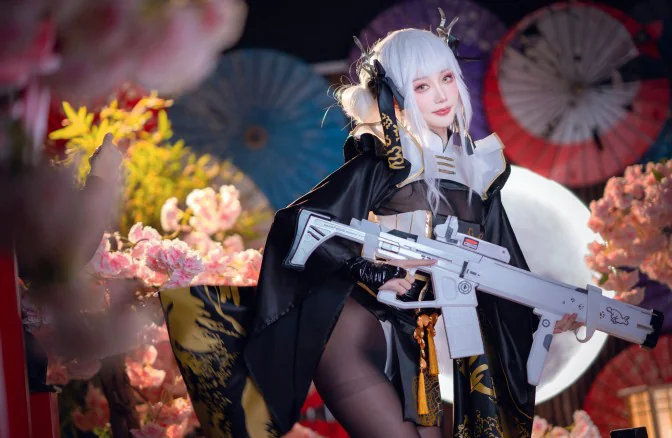 《nikke:胜利女神》白兔COS写真