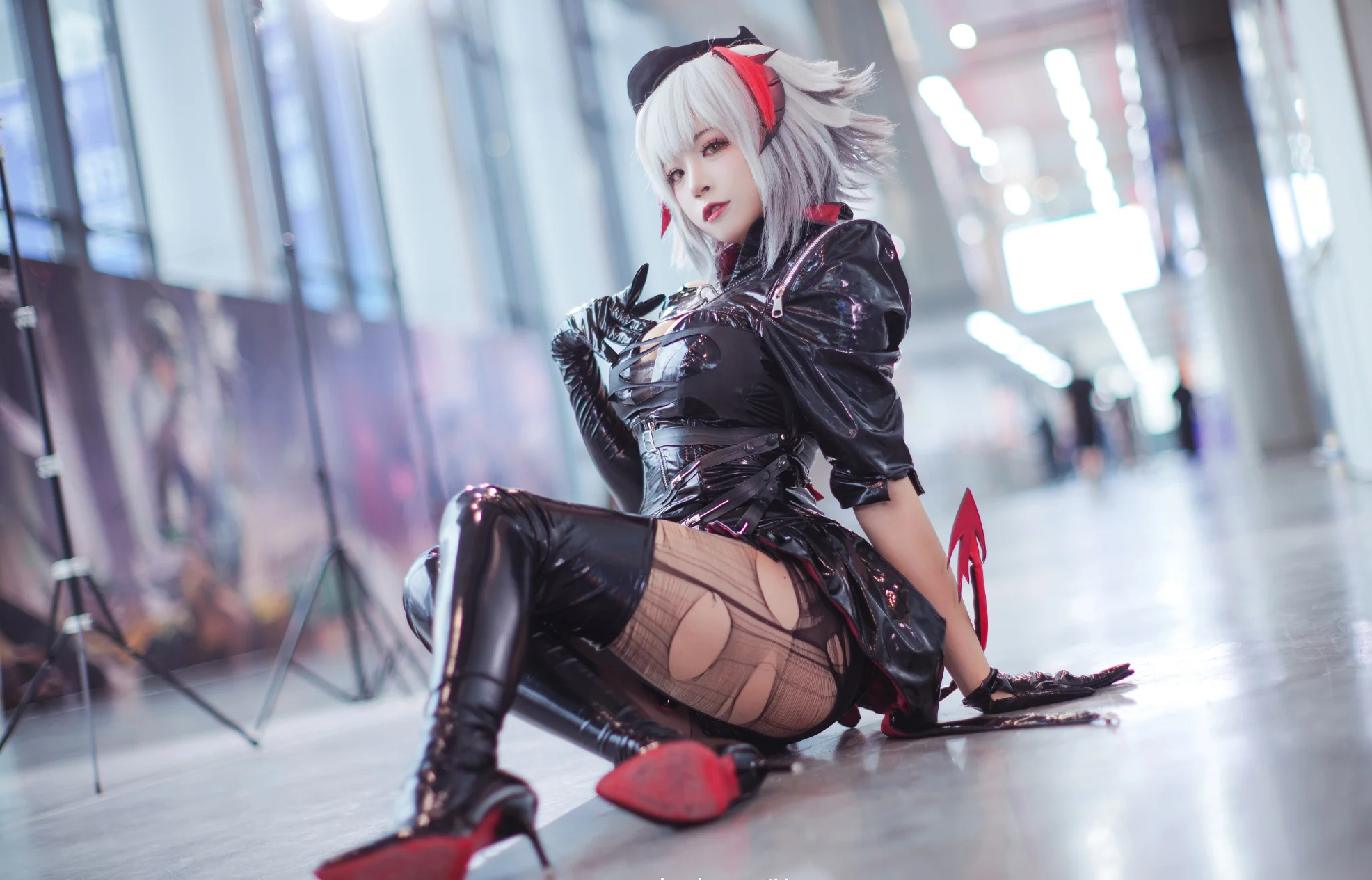 《明日方舟》 W 愚夜密函 COS写真