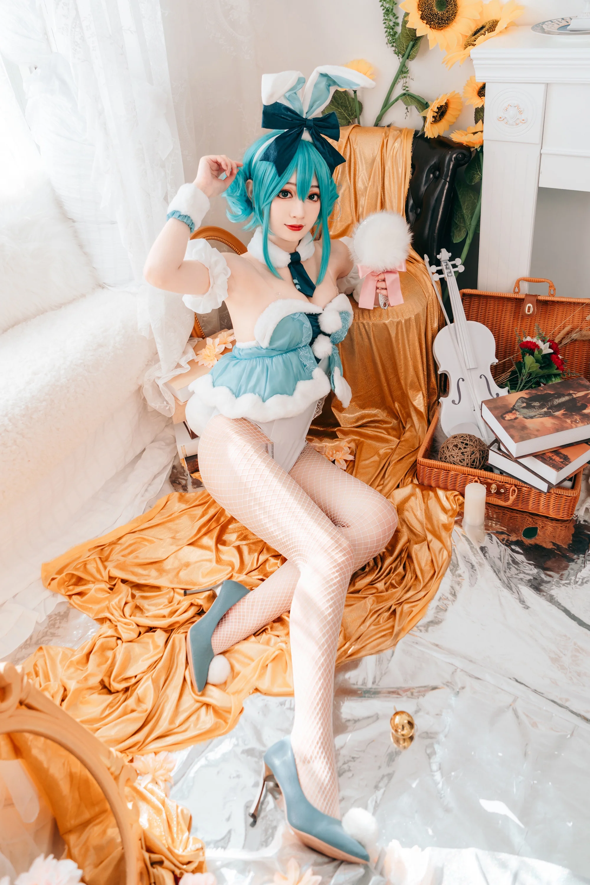 《初音未来》兔女郎COS写真